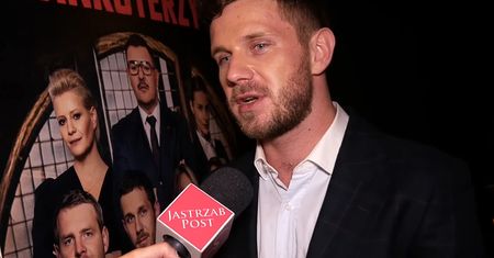 Antek Królikowski nie ukrywa smutku, chociaż jego kariera kwitnie. Ma uzasadnione obawy