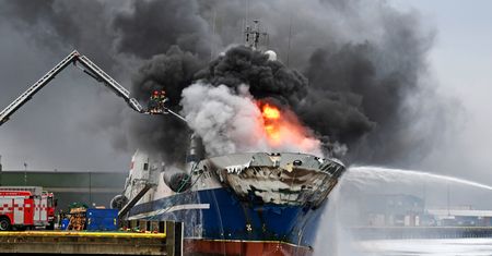 Norwegia: w porcie w Tromsö płonie rosyjski statek. Ewakuowano okolice portu