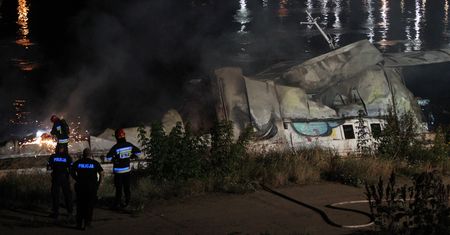 Ciąg dalszy w sprawie pożaru barki na Wiśle. "Sytuacja jest dziwna"