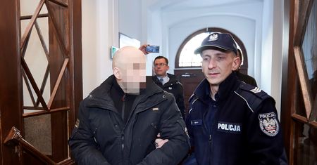 Zaczął się proces "łowcy nastolatek". Jego ofiarą padło wiele młodych kobiet