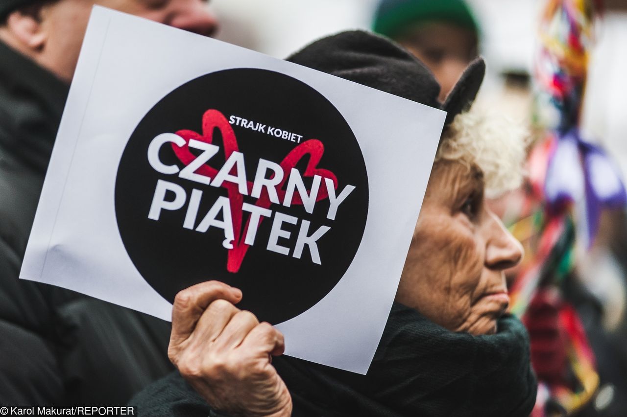 "Czarny Piątek" sukcesem. Nawet sympatycy PiS i Kukiz'15 popierają protesty