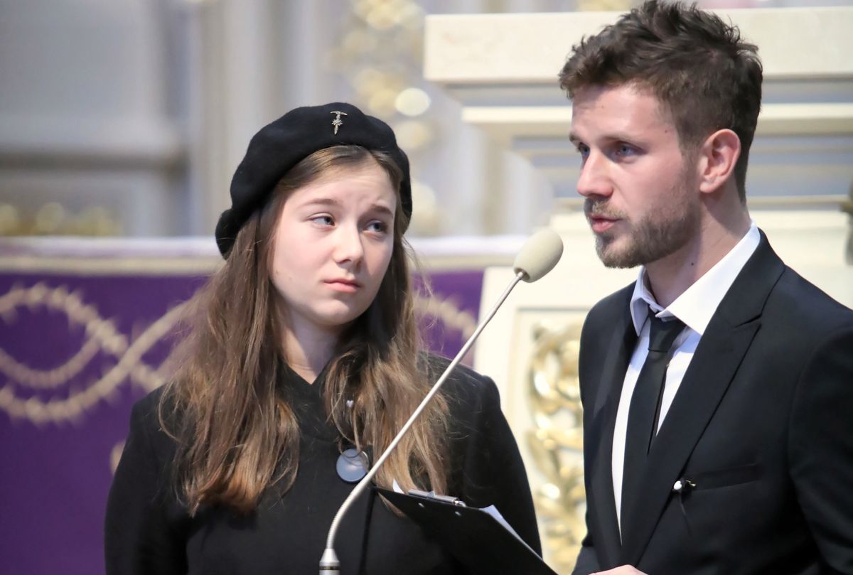 Julia Królikowska przemawiała na pogrzebie Pawła Królikowskiego. "Dziękujemy ci tato"
