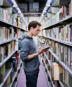Rzadkie znalezisko w bibliotece. Nagroda dla pracownicy