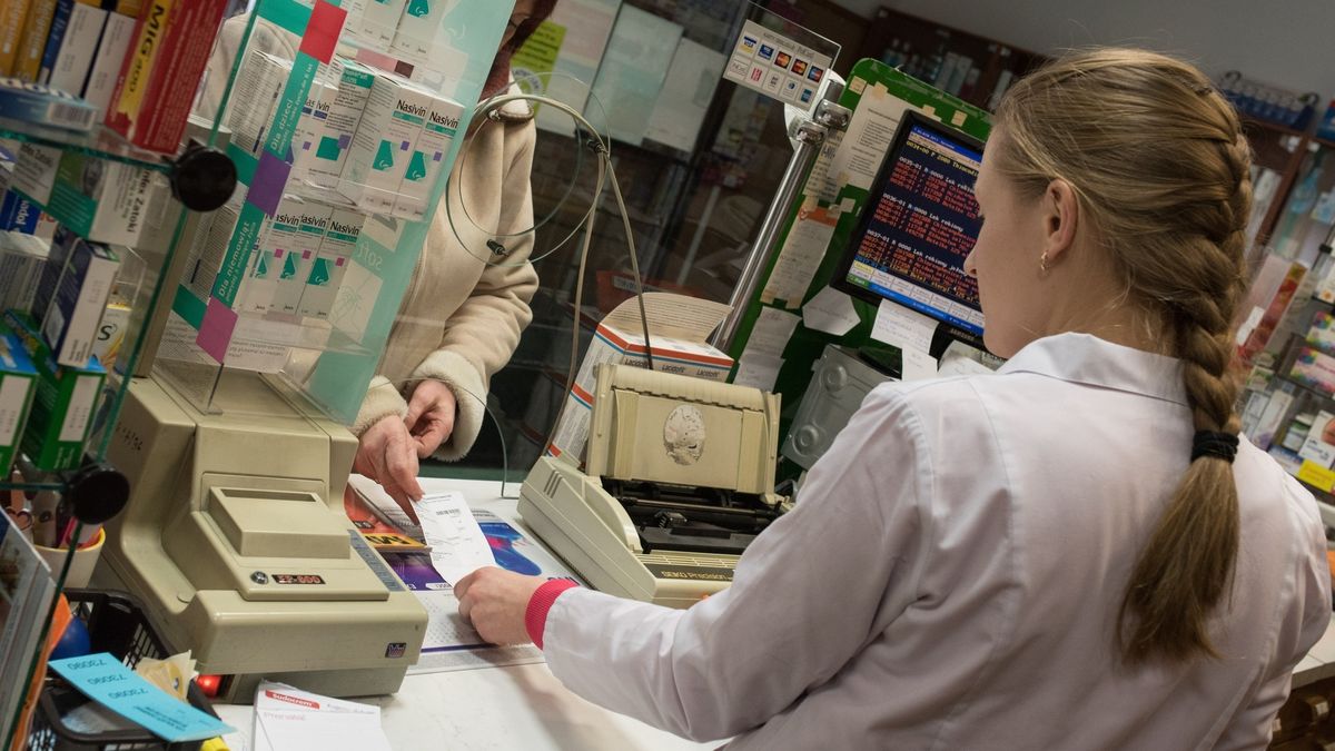 Co 4 apteka nie ma dostępu do systemu, który ma ostrzegać o fałszywych lekach.