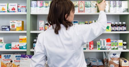W całym kraju zaczyna brakować ważnego leku. Producent stara się ratować sytuacje