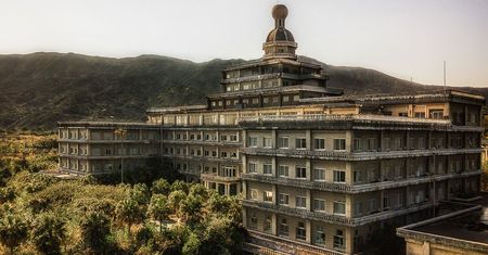 Największy opuszczony hotel w Japonii. Niewiarygodne zdjęcia Polki
