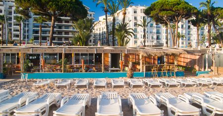 Udawał bogatego turystę. Naciągnął hotel na dziesiątki tysięcy euro