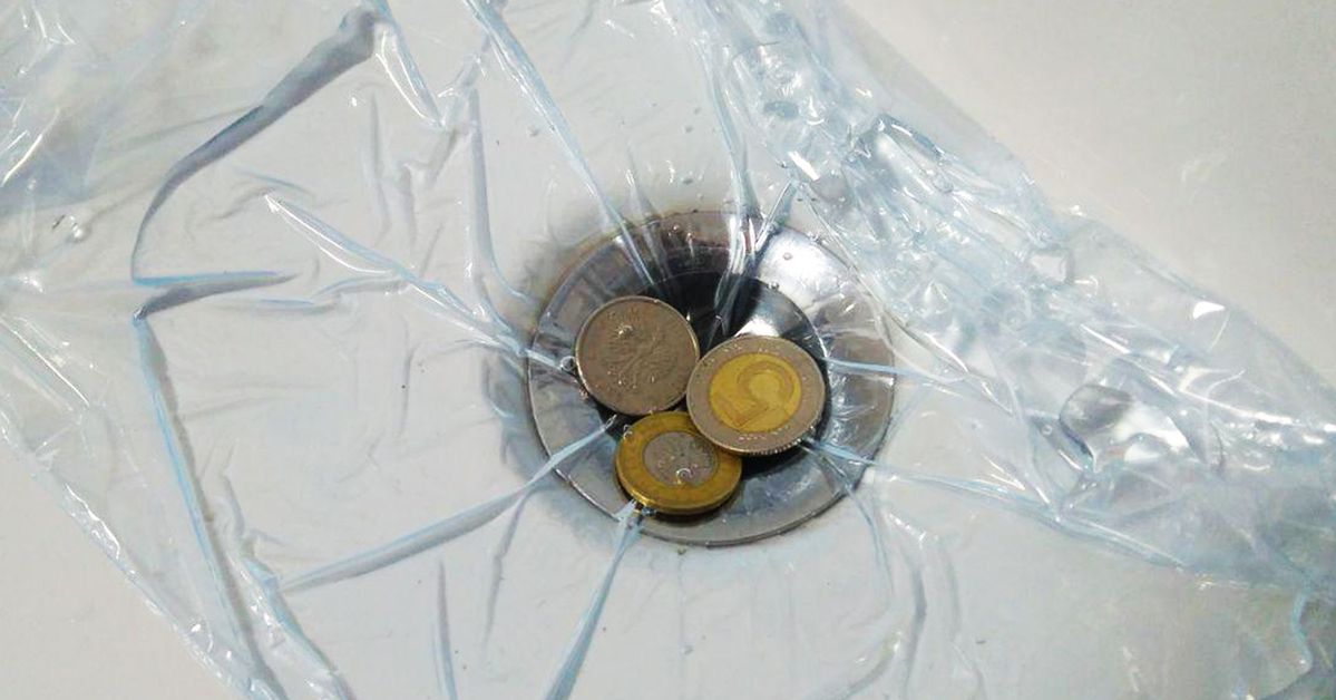 Place Coins in the Hotel Sink. This Clever Trick Is Used by Quite a Few Tourists