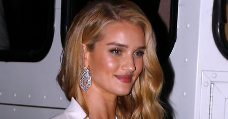 Rosie Huntington-Whiteley w sukience polskiej marki. To duży sukces
