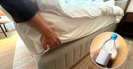Ten hotelowy trik z butelką wody stosują stewardessy dla własnego bezpieczeństwa. Działa za każdym razem