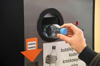Kaucja na butelki plastikowe. Premier zapowiada zmiany