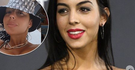 Dziewczyna Ronaldo chwali się ogromnym biustem. Czy wy też widzicie podobieństwo do logo Mercedesa?