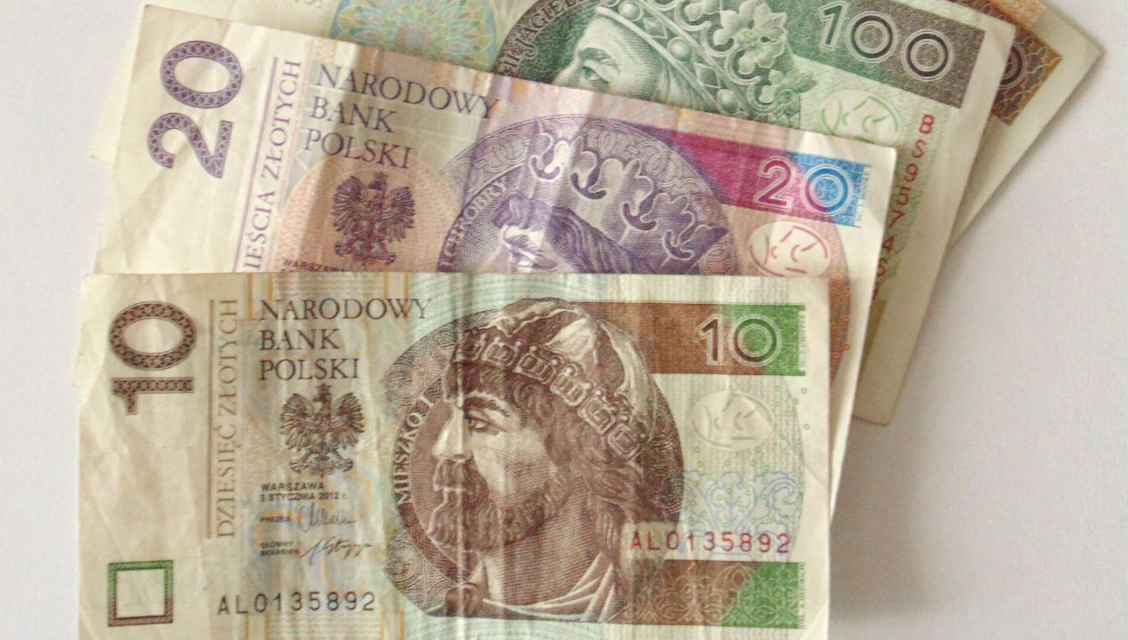 co zrobić z przedartym banknotem fot. pxhere