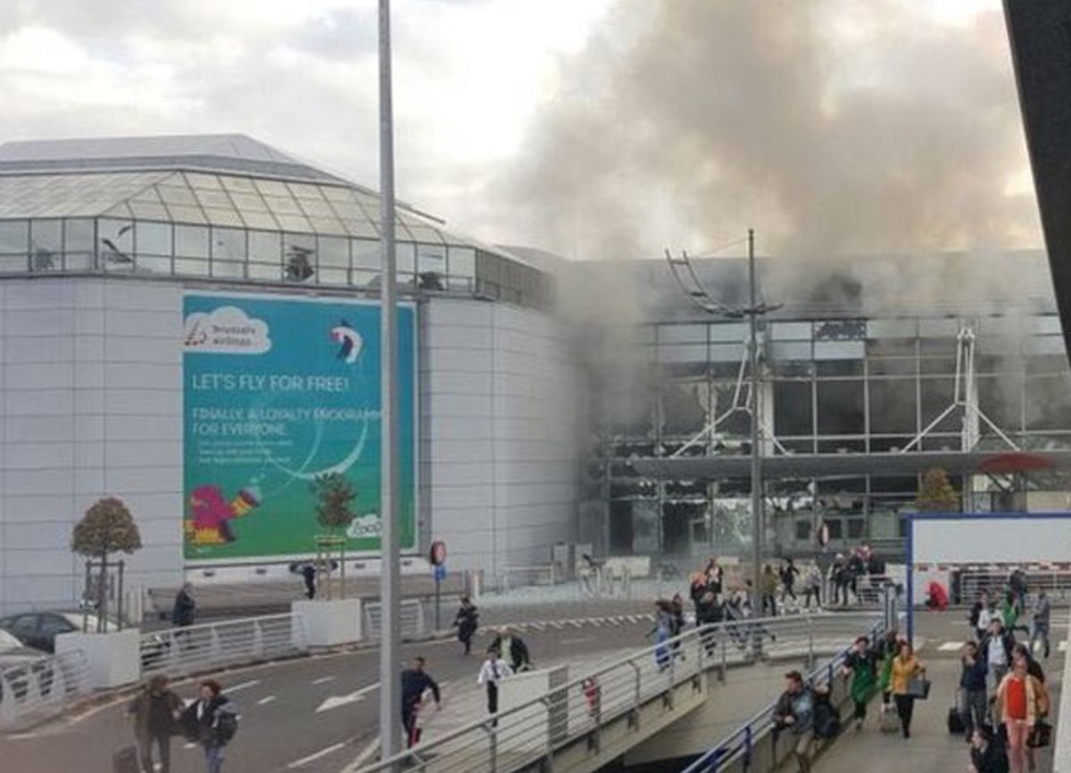 Seria ataków na Belgię - bomby na lotnisku i w metrze. Są ofiary