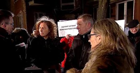 Rzecznik zakłócał program TVP. Burmistrz Pragi Południe tłumaczy: wypełniał obowiązki służbowe