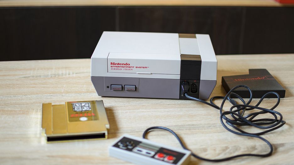 Konsola Nintendo NES z lat 80. To właśnie na ten sprzęt sprzedaje się najwięcej klasyków
