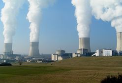 Działacze Greenpeace wdarli się do elektrowni atomowej. Odpalili fajerwerki