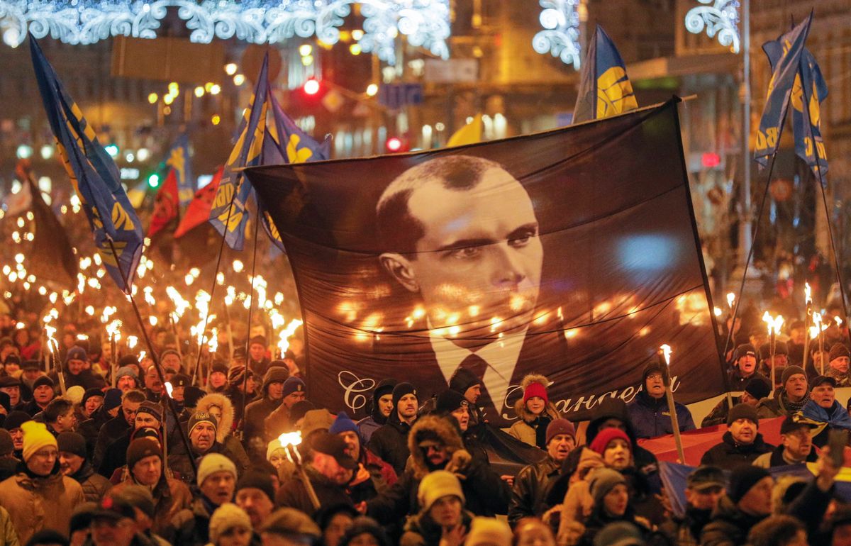 Ukraina. Marsz z okazji rocznicy urodzin Stepana Bandery w Kijowie. Ponad tysiąc osób na ulicach