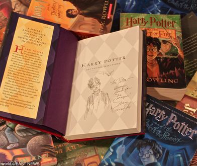 Harry Potter - seria książek J.K. Rowling z rekordowym nakładem i sprzedażą w historii