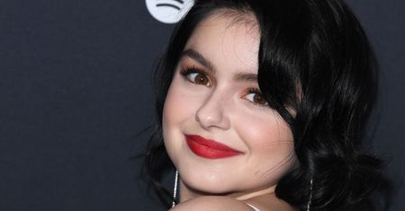 Ariel Winter w zmysłowej bieli. Gwiazda "Współczesnej rodziny" ciągle się zmienia