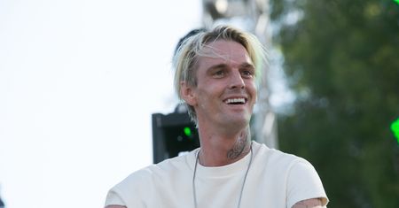Aaron Carter tłumaczy się z zakupu karabinów. "Jestem stabilny psychicznie"