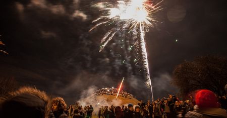 Bawisz się, bo tak wypada. Sylwester to marna okazja do świętowania