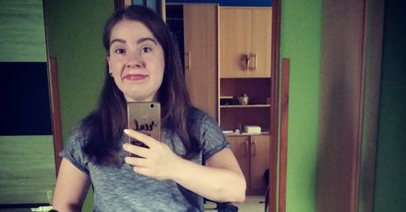 Niepełnosprawna Ola wyszła z domu bez rajstop. Post zrobił furorę