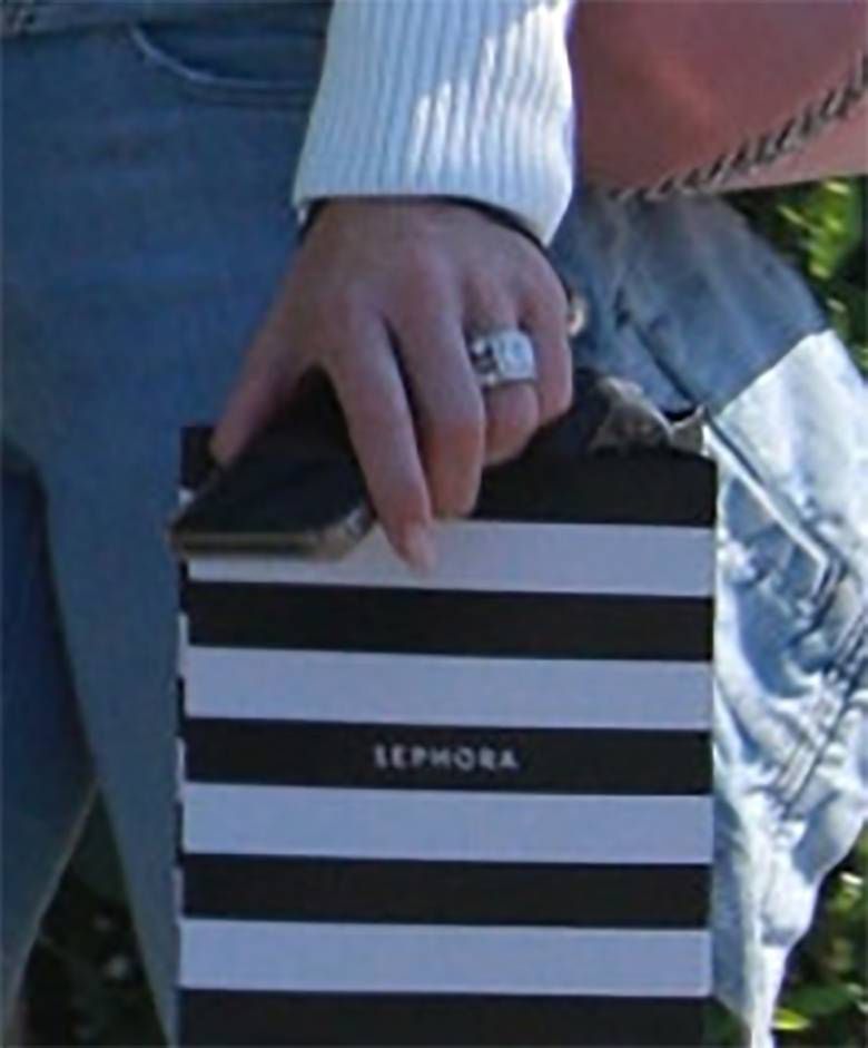 Joanna Krupa na zakupach w Los Angeles. Wybrała piękną biżuterię