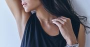 Schowaj do szafy wyrazistą biżuterię. Teraz nosimy tylko taką