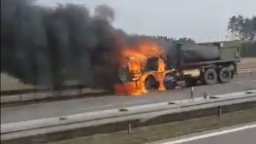 Amerykańska wojskowa cysterna stanęła w ogniu na A2