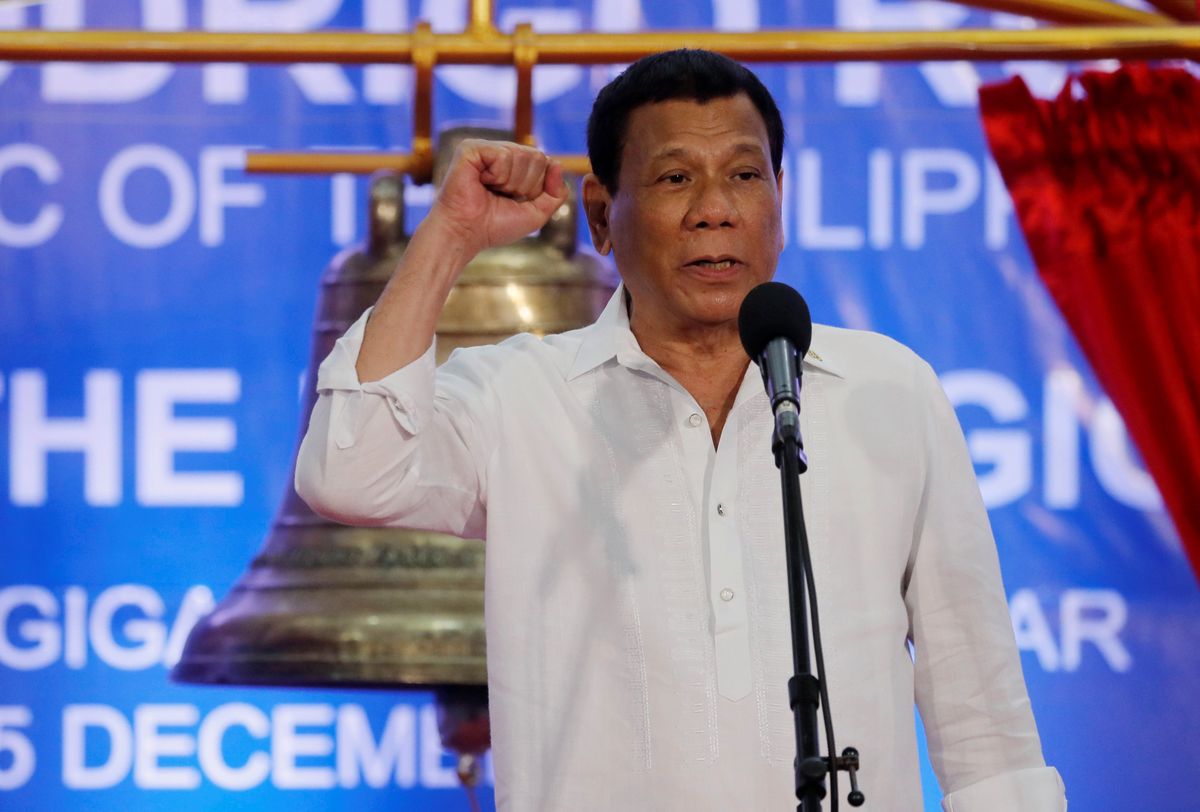 Prezydent Filipin nazywa obywatelki "sukami".  Posunął się o wiele kroków za daleko