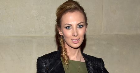Charlize Mystery wzięła ślub kościelny. Polka przyjechała na niego żółtą taksówką