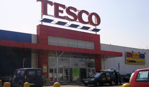 Tesco rezygnuje ze sprzedaży żywych karpi. Klienci kupią tylko mrożone ryby