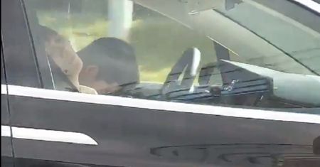 Spojrzeli na jadące obok auto marki Tesla. Szok na autostradzie w USA