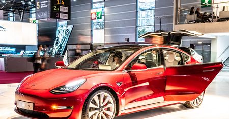 Tesla pozwoli na modyfikowanie dźwięku klaksonu. Niektóre propozycje są zaskakujące