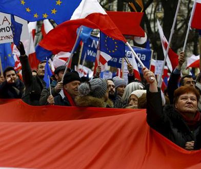 „Tagesspiegel“: Polskie społeczeństwo obawia się izolacji Polski