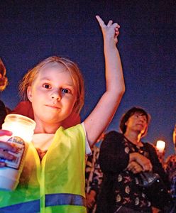 Protesty przeciwko reformie sądów. Na ulicach kwitnie zniczowy biznes