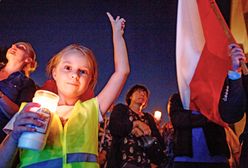 Protesty przeciwko reformie sądów. Na ulicach kwitnie zniczowy biznes