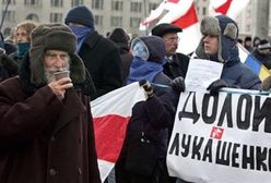 Trwa protest na Placu Październikowym w Mińsku
