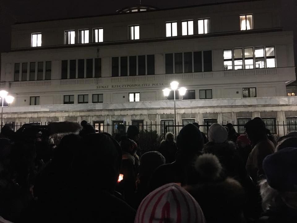 Protest pod Senatem. 