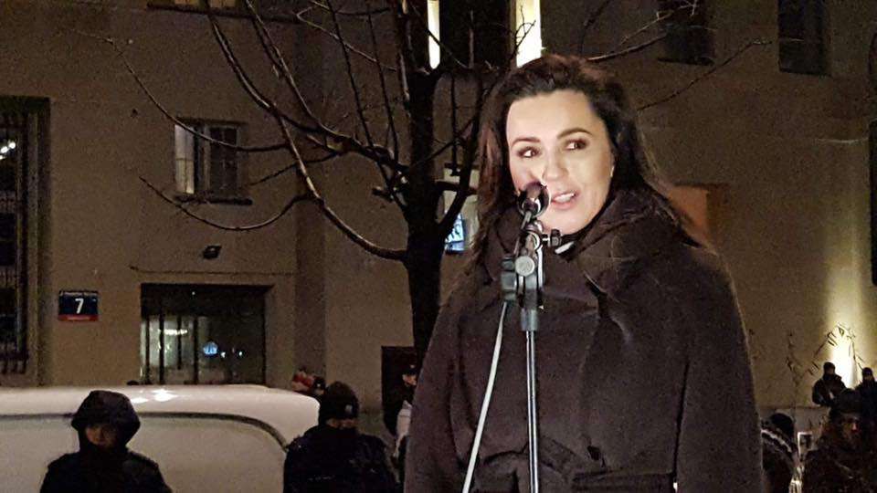 Beata Tadla protestowała pod siedzibą TVP