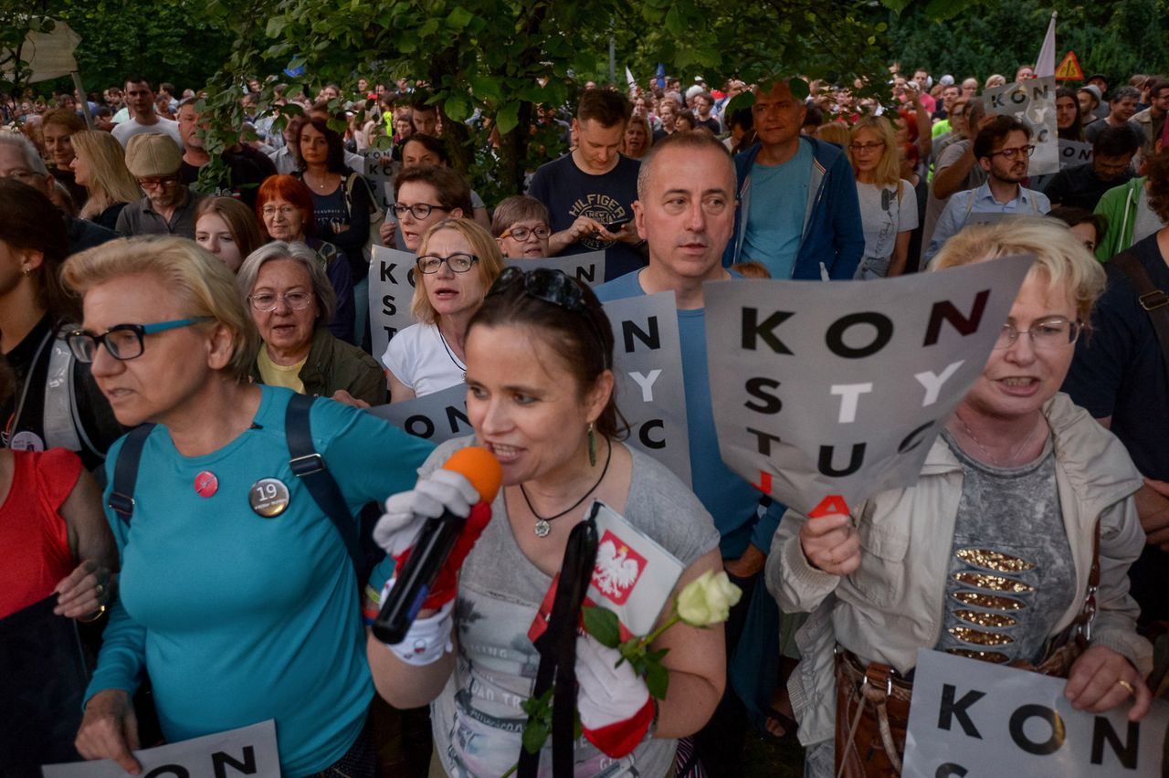 Protesty przeciwko ustawie o SN w całej Polsce