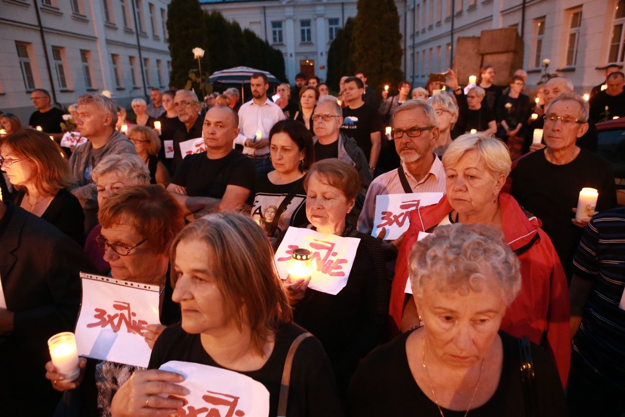 Raport KE. Połowa Polaków nie wierzy w niezależność sądów