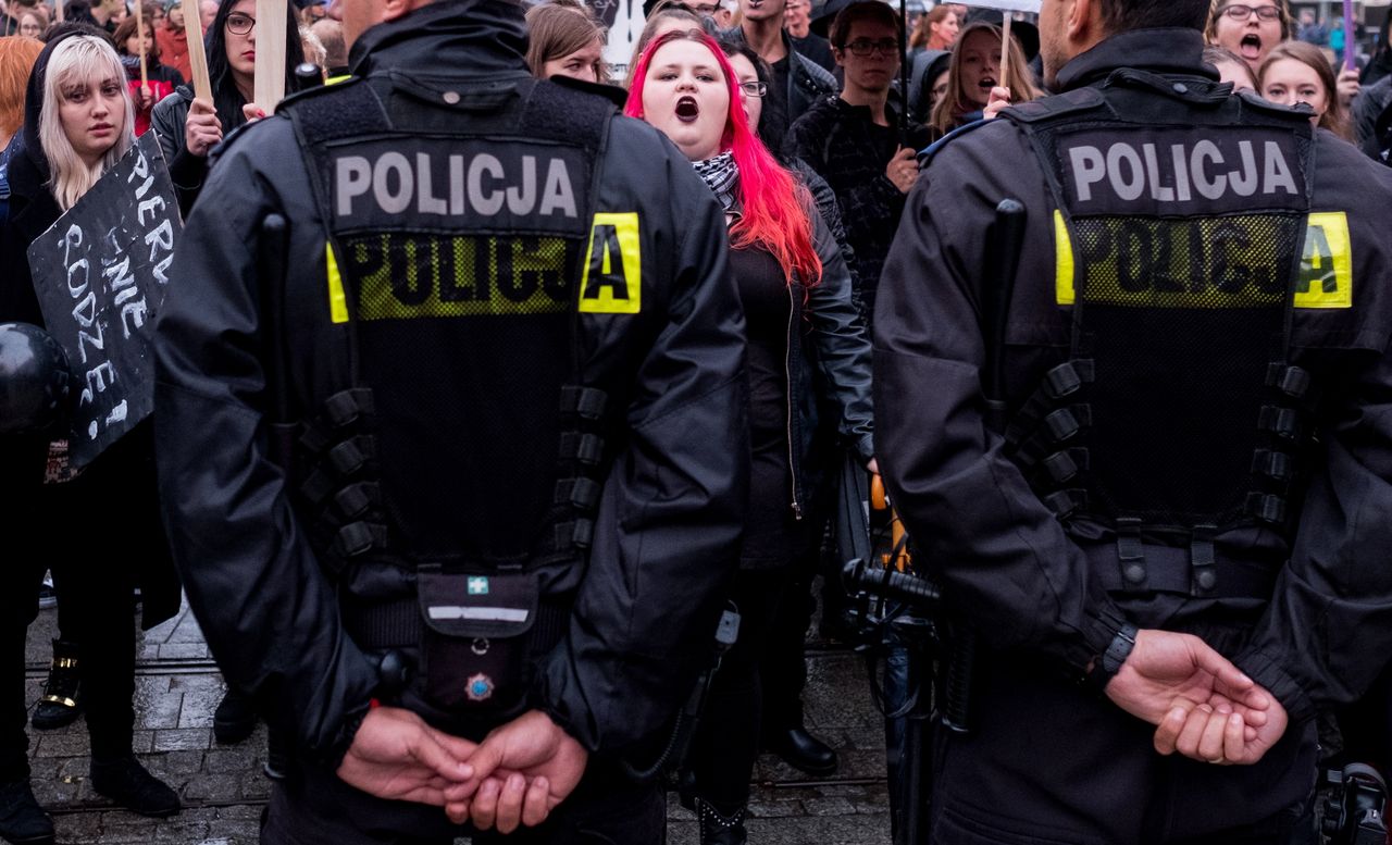 Nauczycielki przed sądem za udział w Czarnym Proteście. Grozi im wydalenie z zawodu