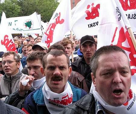 Manifestacja przed Katowickim Holdingiem Węglowym