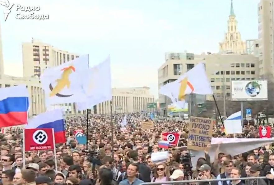 Moskwa: tysiące ludzi wyszły na ulicę. Bronią wolności słowa w internecie