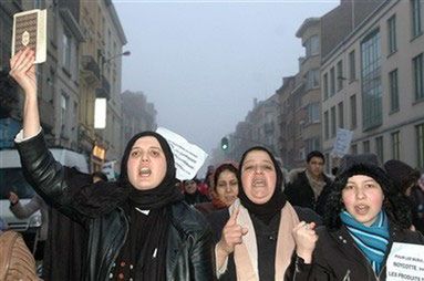 Protesty przeciwko publikacjom karykatur Mahometa