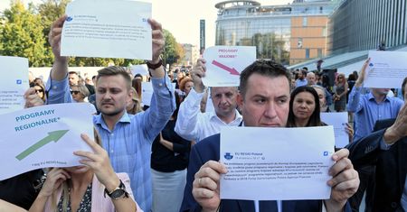 "Tchórze! Kłamcy" Awantura na konferencji PiS