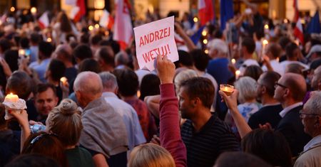 "Polski parlament, obojętny wobec gróźb...". Zagraniczne media pilnie obserwują Polskę