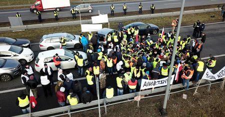 Kolejna blokada rolników. Tym razem na S8